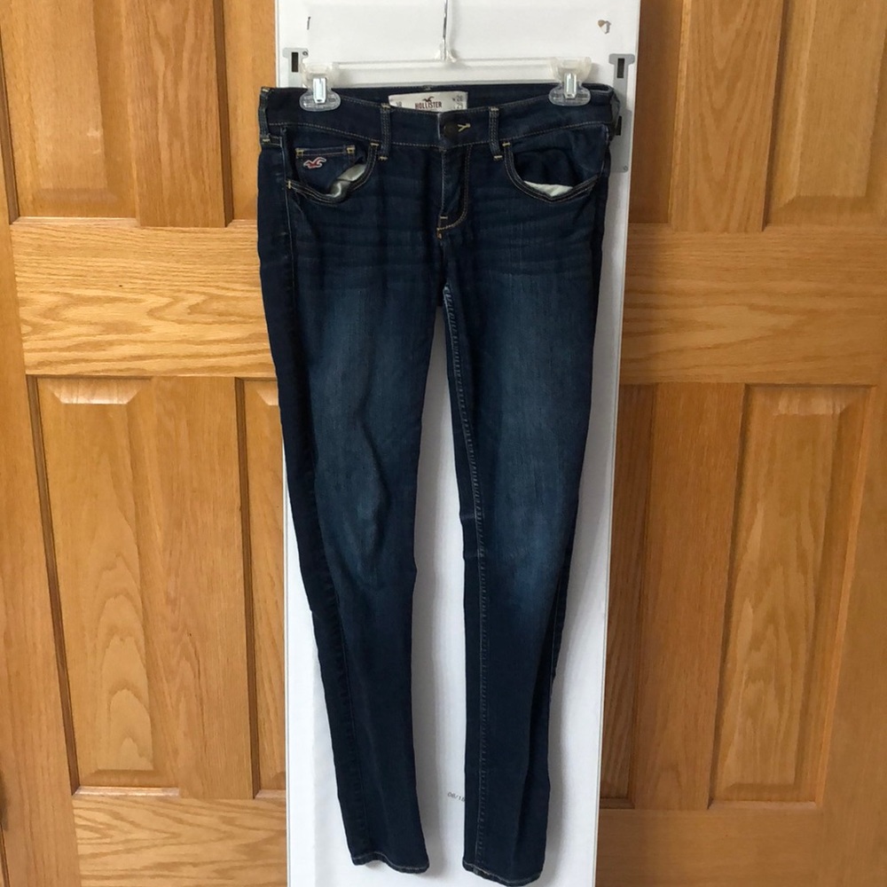 Dark wash hollister skinny jeans